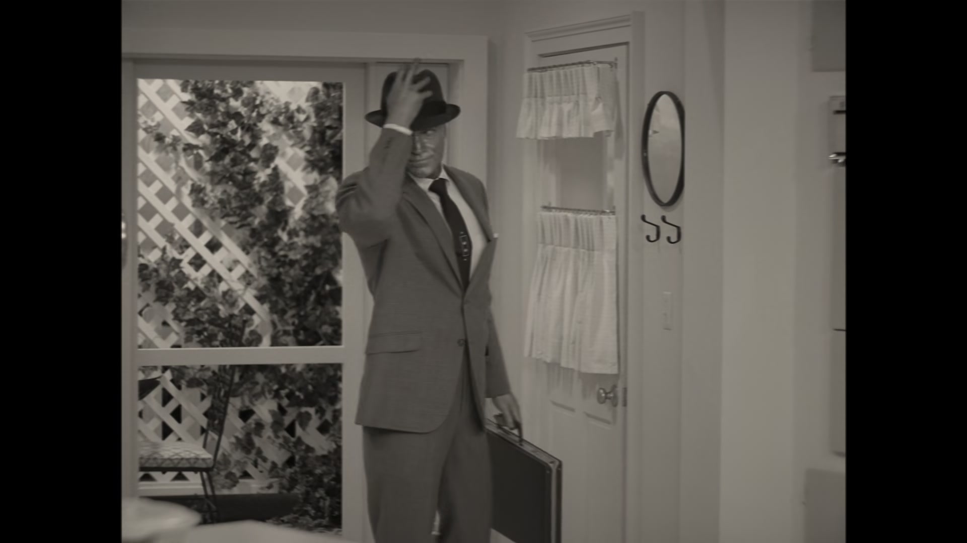 1x01_097.jpg