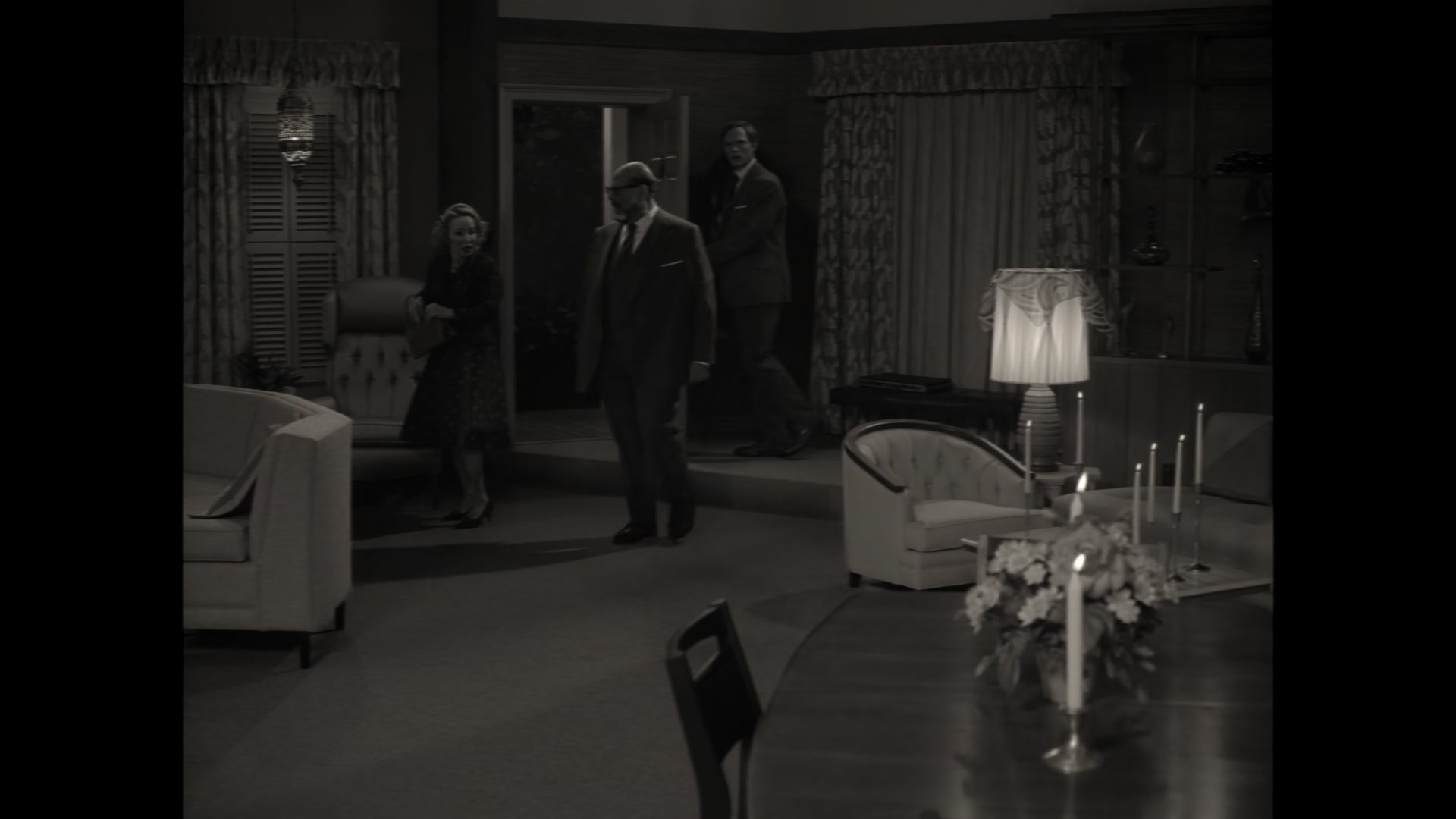 1x01_315.jpg