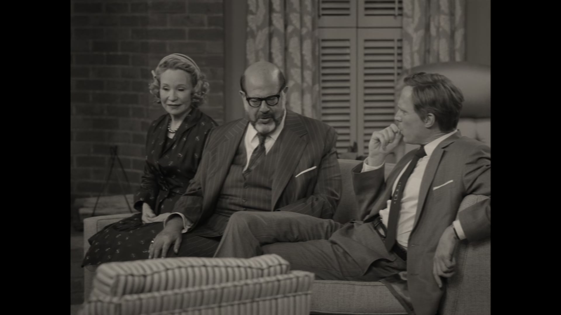 1x01_375.jpg