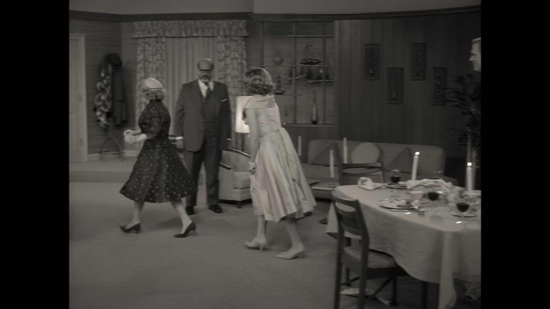 1x01_585.jpg