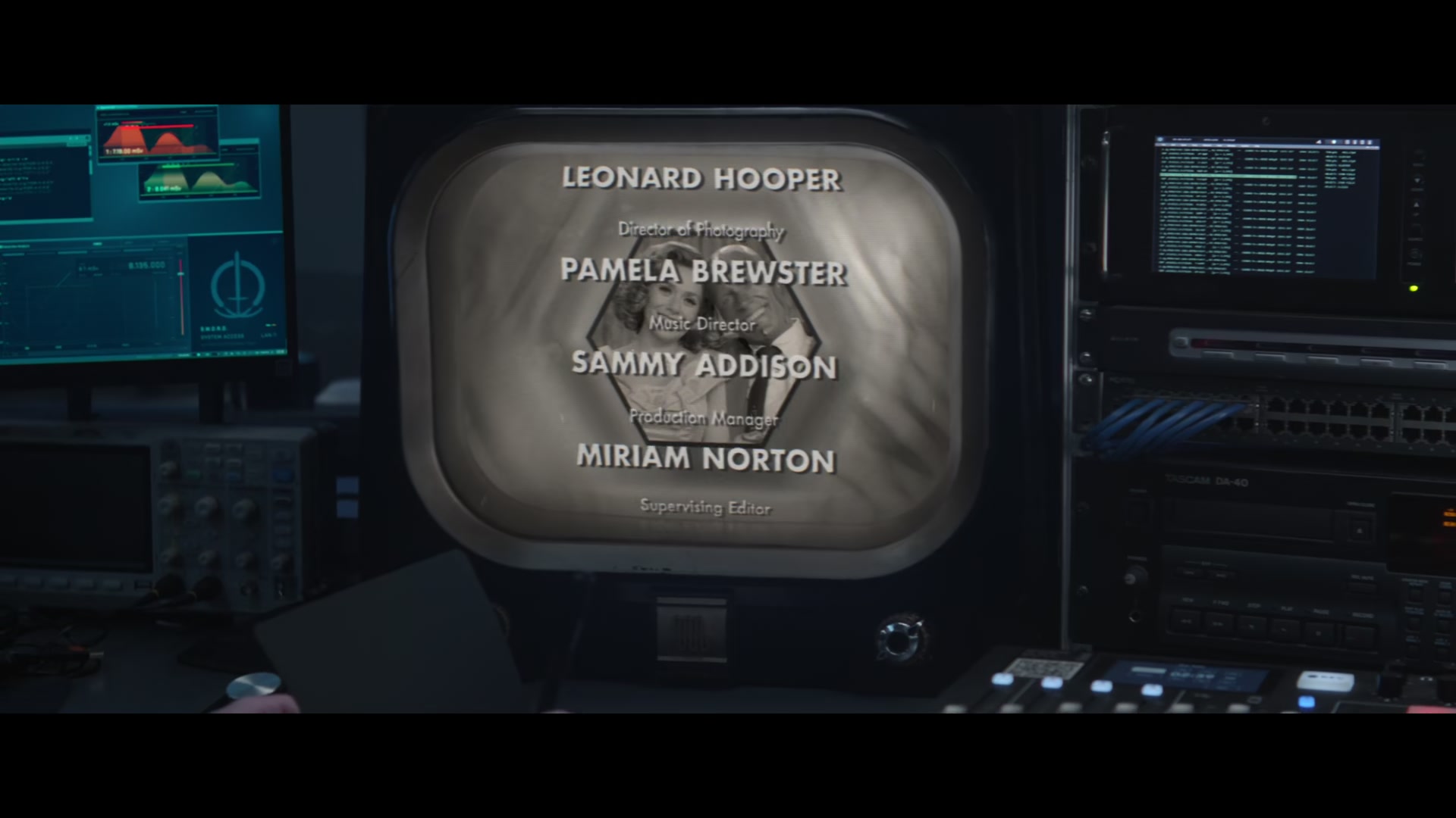 1x01_640.jpg