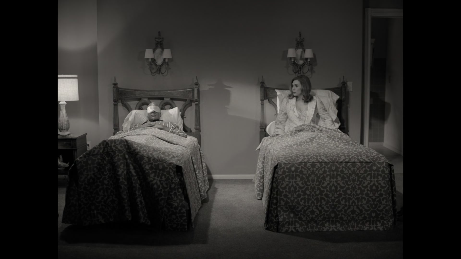 1x02_040.jpg