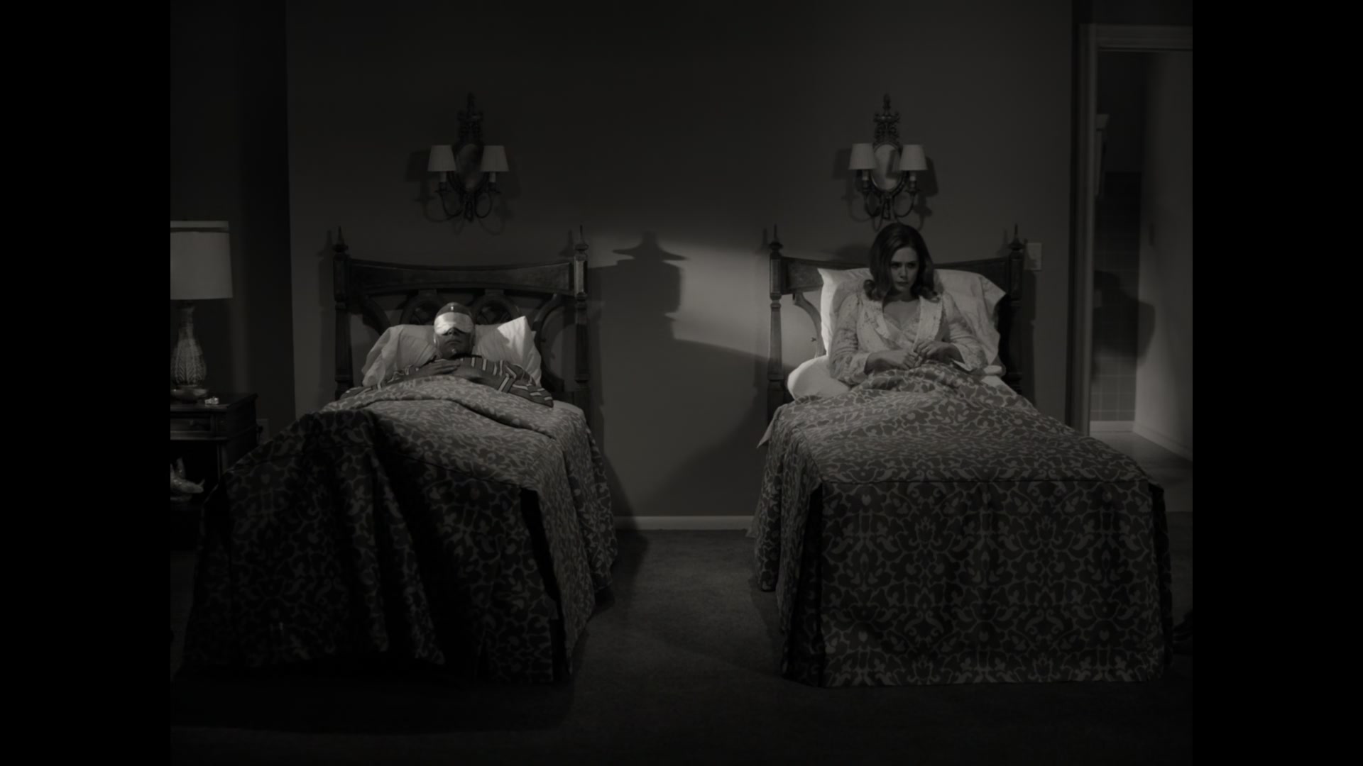 1x02_041.jpg