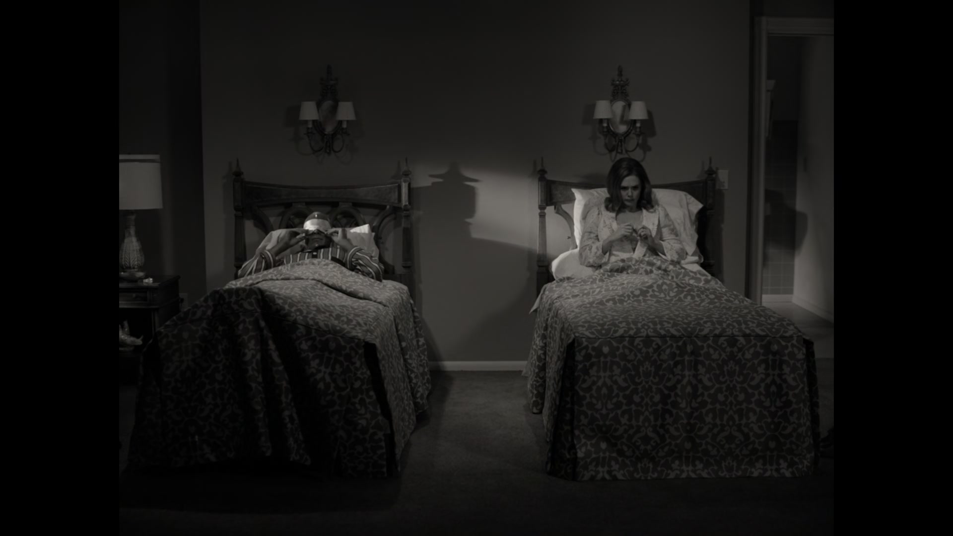 1x02_043.jpg