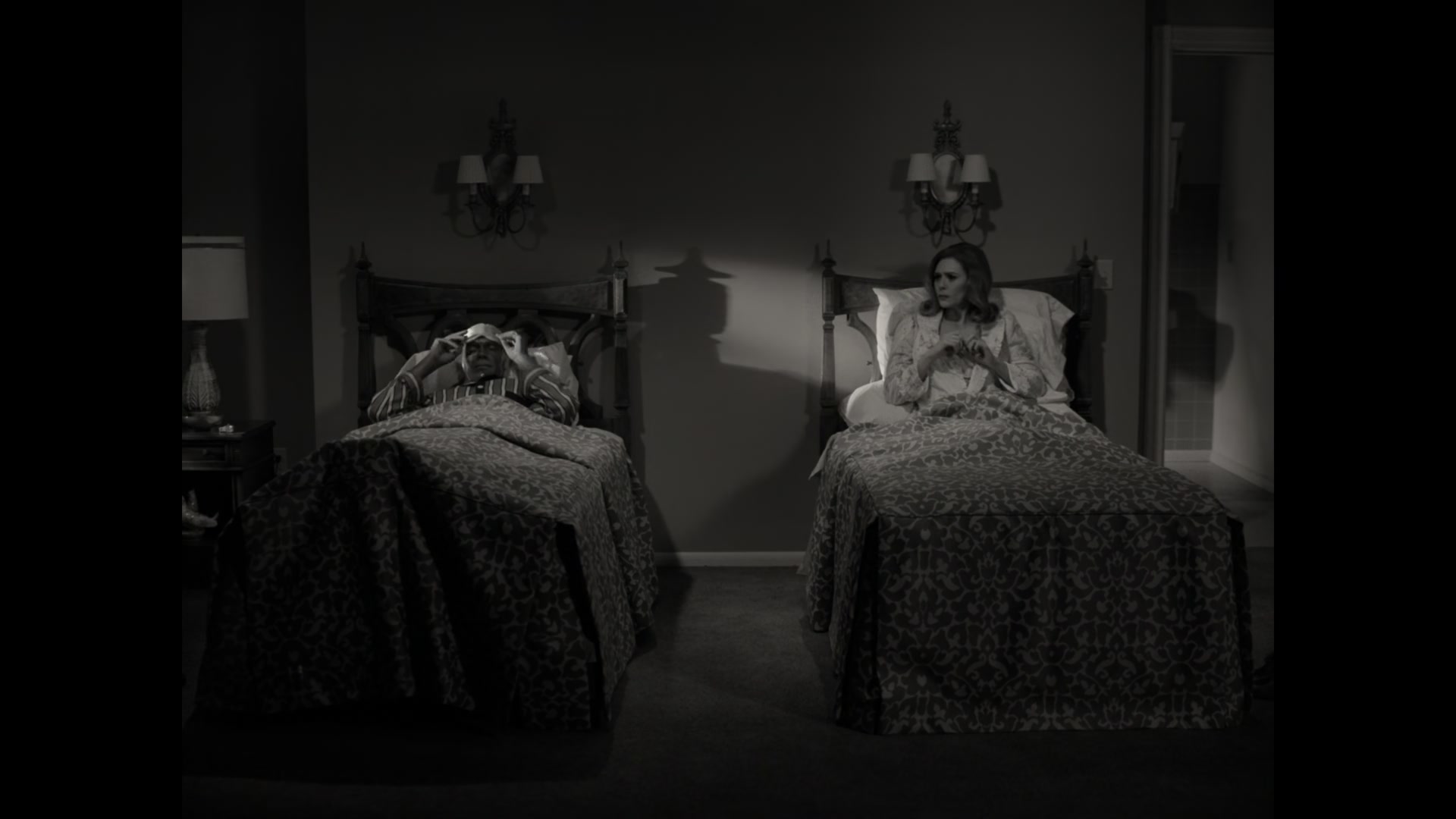 1x02_044.jpg