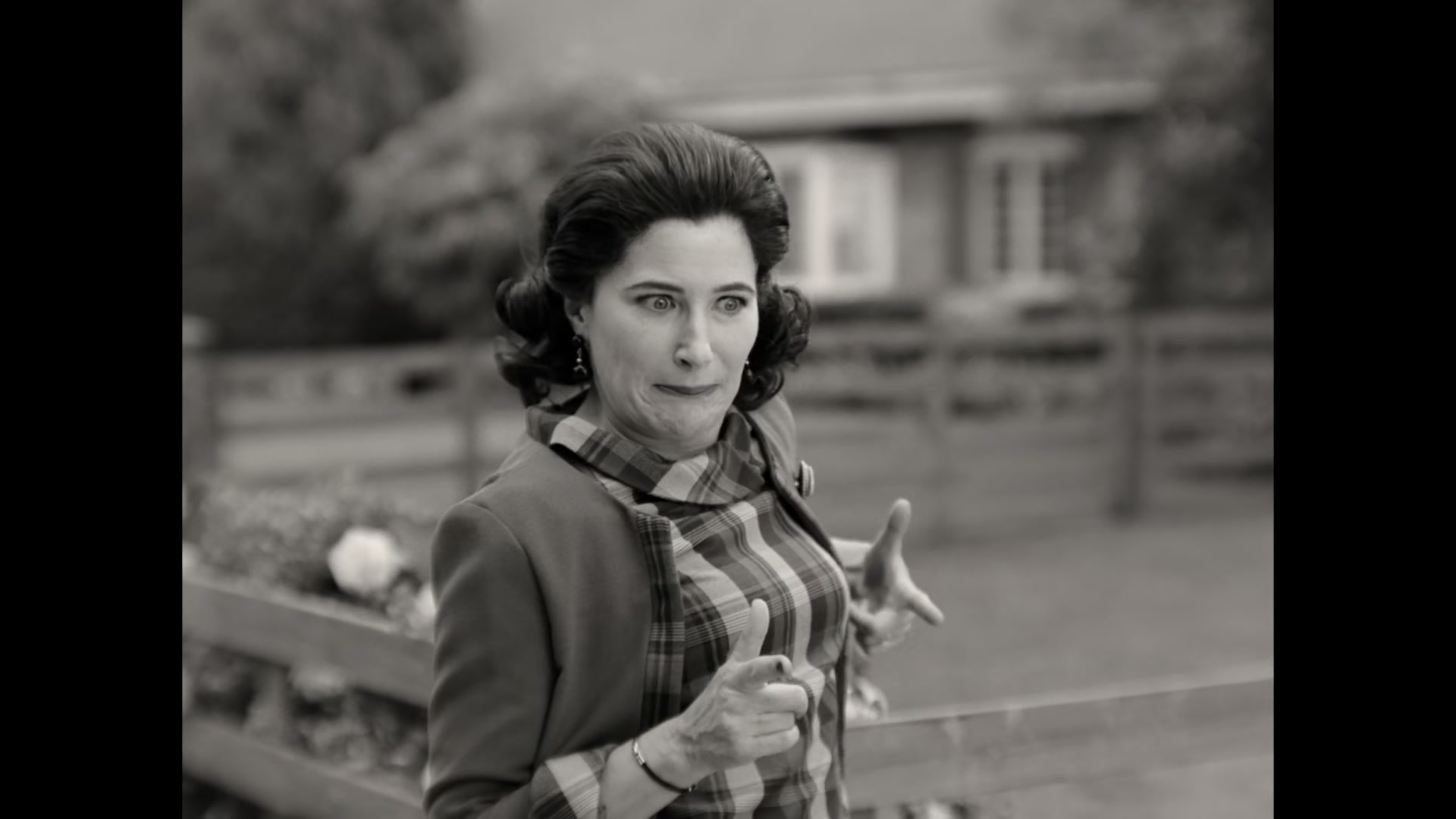 1x02_236.jpg