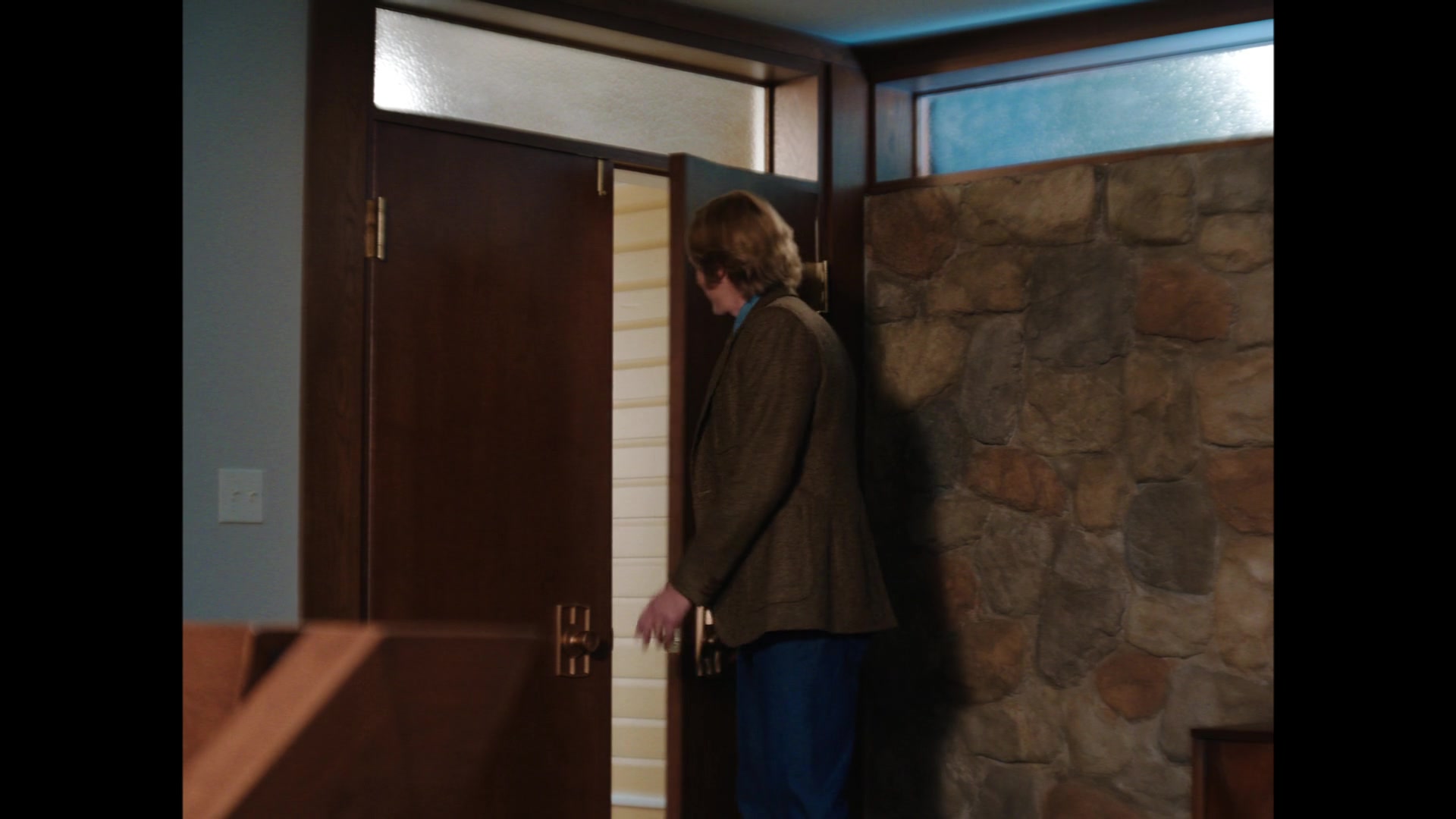1x03_136.jpg