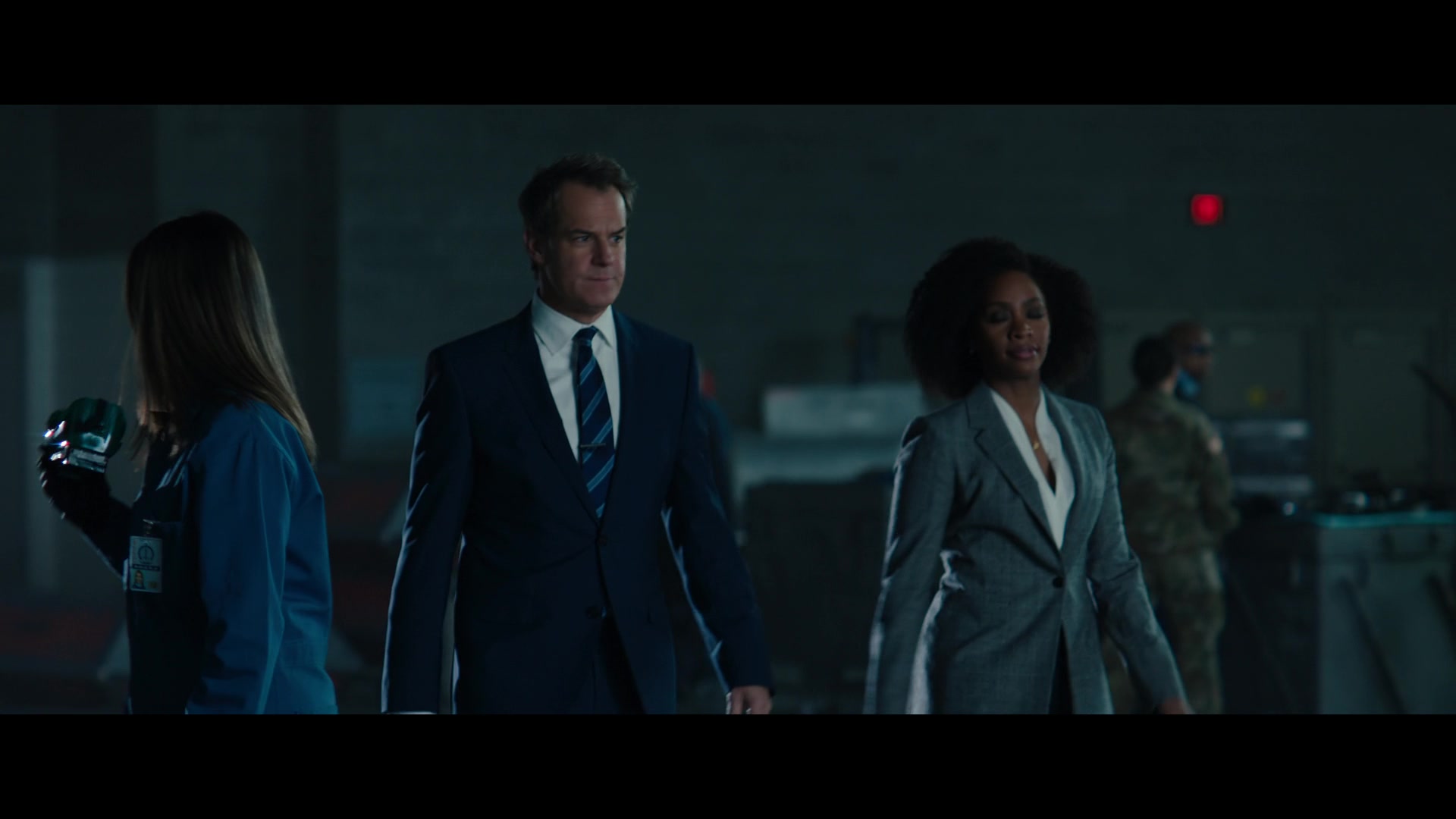 1x04_147.jpg